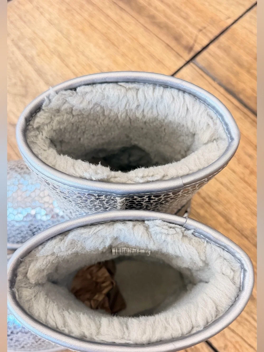 UGG Kids' Classic II Gel Hearts Boots Silver Size 2 great condition